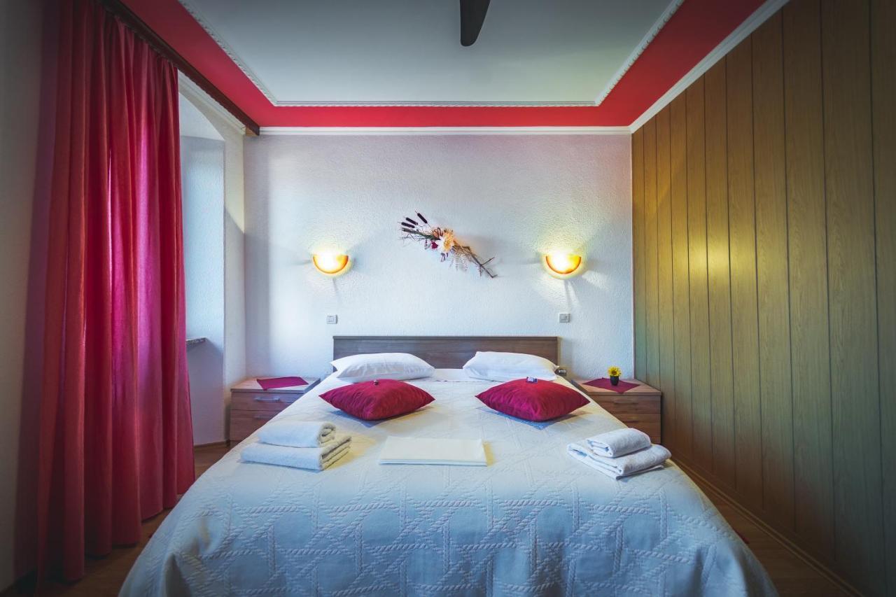 Guest House Nena 모토분 외부 사진